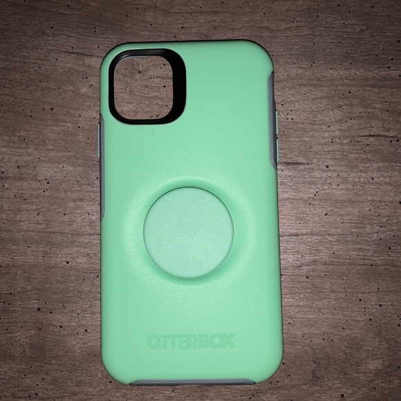 🔆2/$45 IPhone 11 OtterBox Case with Popsocket